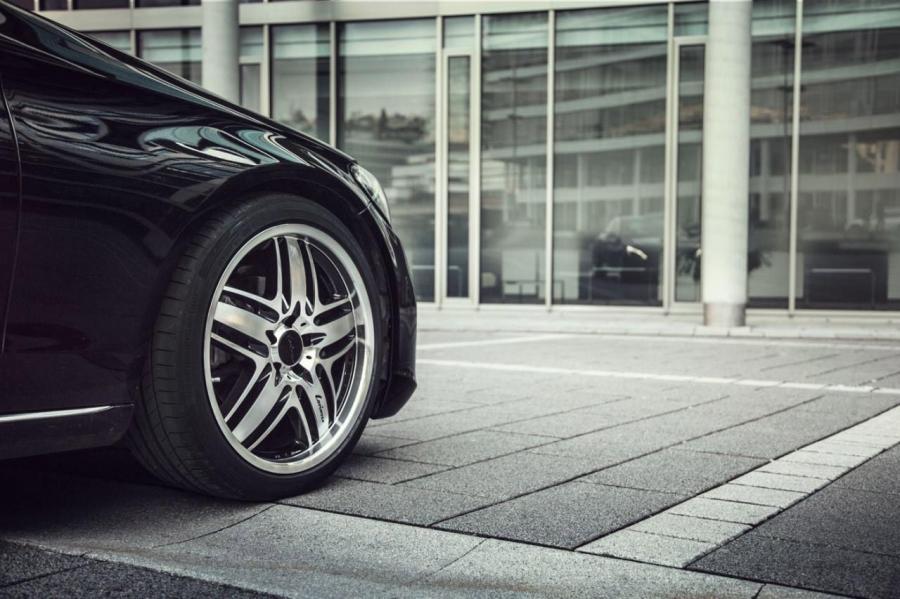 Детали экстерьера Mercedes-Benz C400 4Matic by Lorinser 2015 года  (фото 2 из 16)